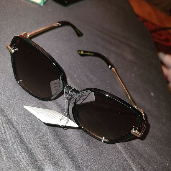 Kleo UV Protection Fashion Sunglasses - Picture 6 of 8